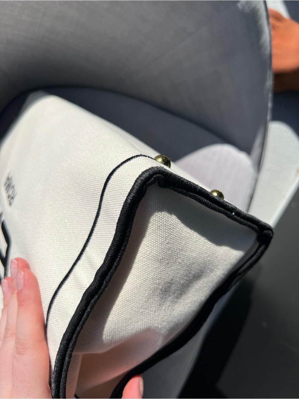 Fendi Large Roma Lea Tote Bag - Picture 8 of 13